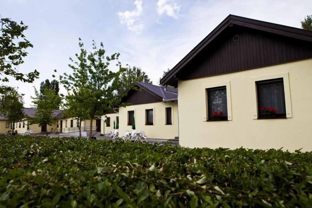 Balaton Eldorado Camping Hotel Badacsonytördemic Esterno foto